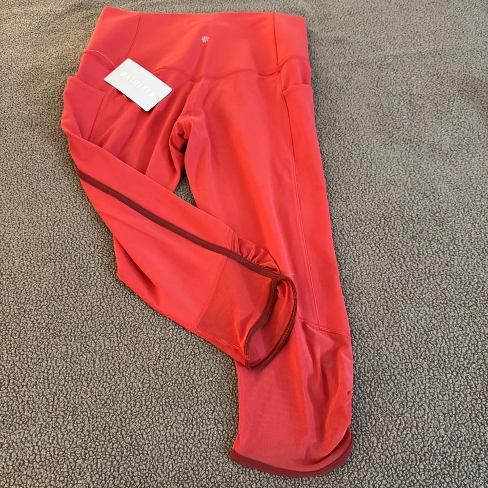 NEW Athleta Salutation Stash Pocket II Capri Leggings plus size 1X Red